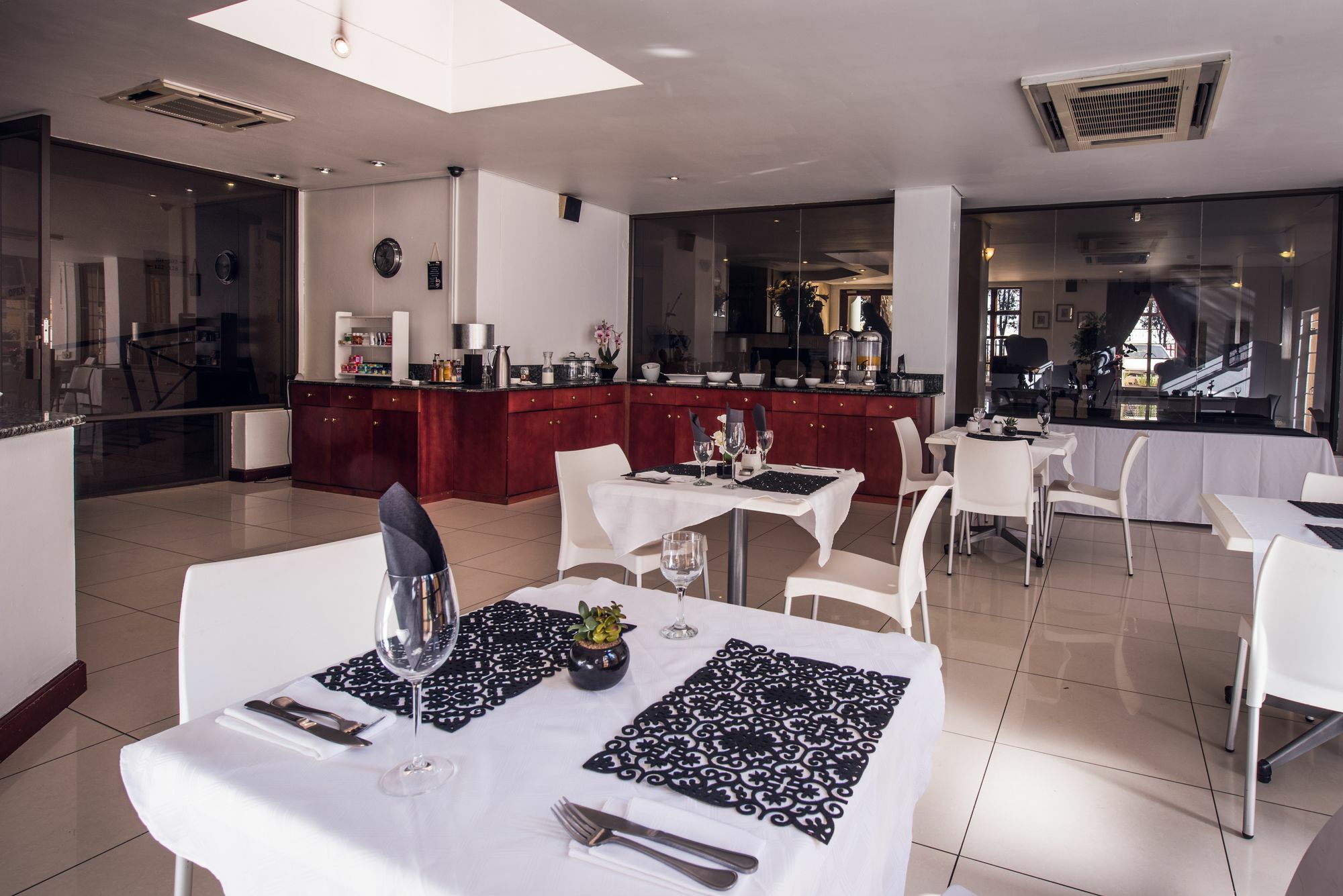 Airport Inn Executive Suites Kempton Park Exteriér fotografie
