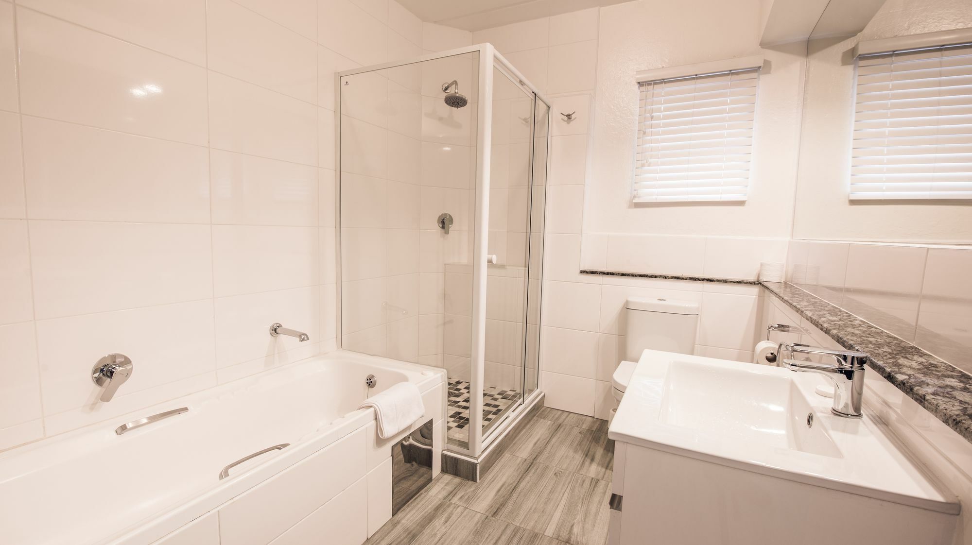 Airport Inn Executive Suites Kempton Park Exteriér fotografie